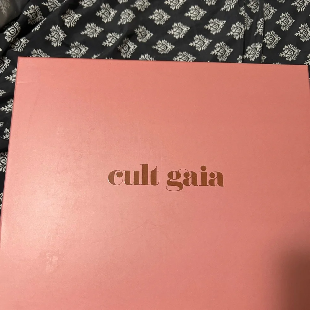 Stylish Olive Green Heeled Boots - Picture 7 of 8